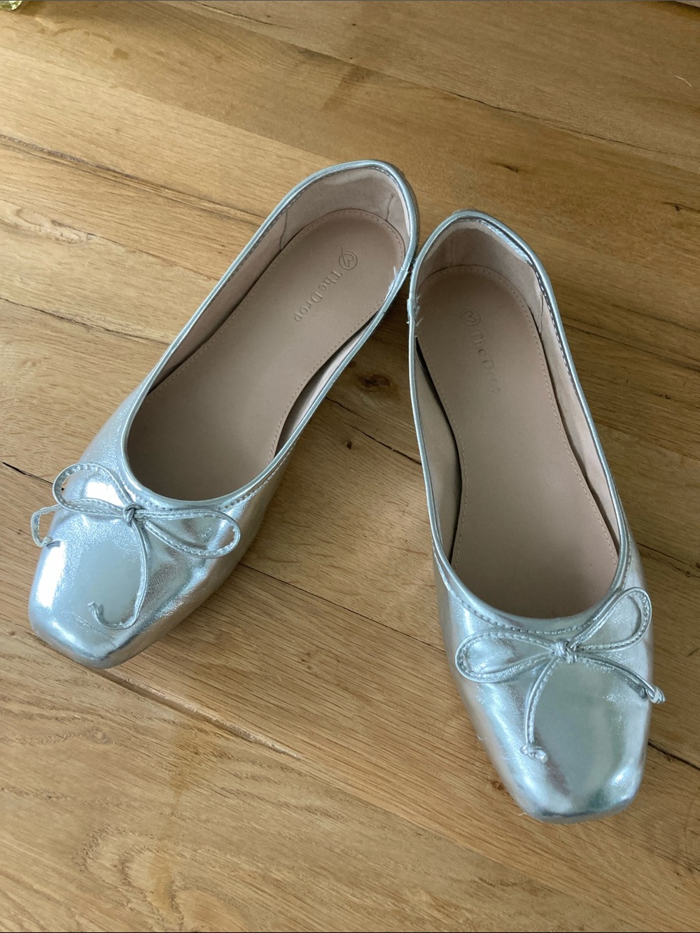 The Drop Metallic Silver Ballet Flats with Decorative Bow 9.5